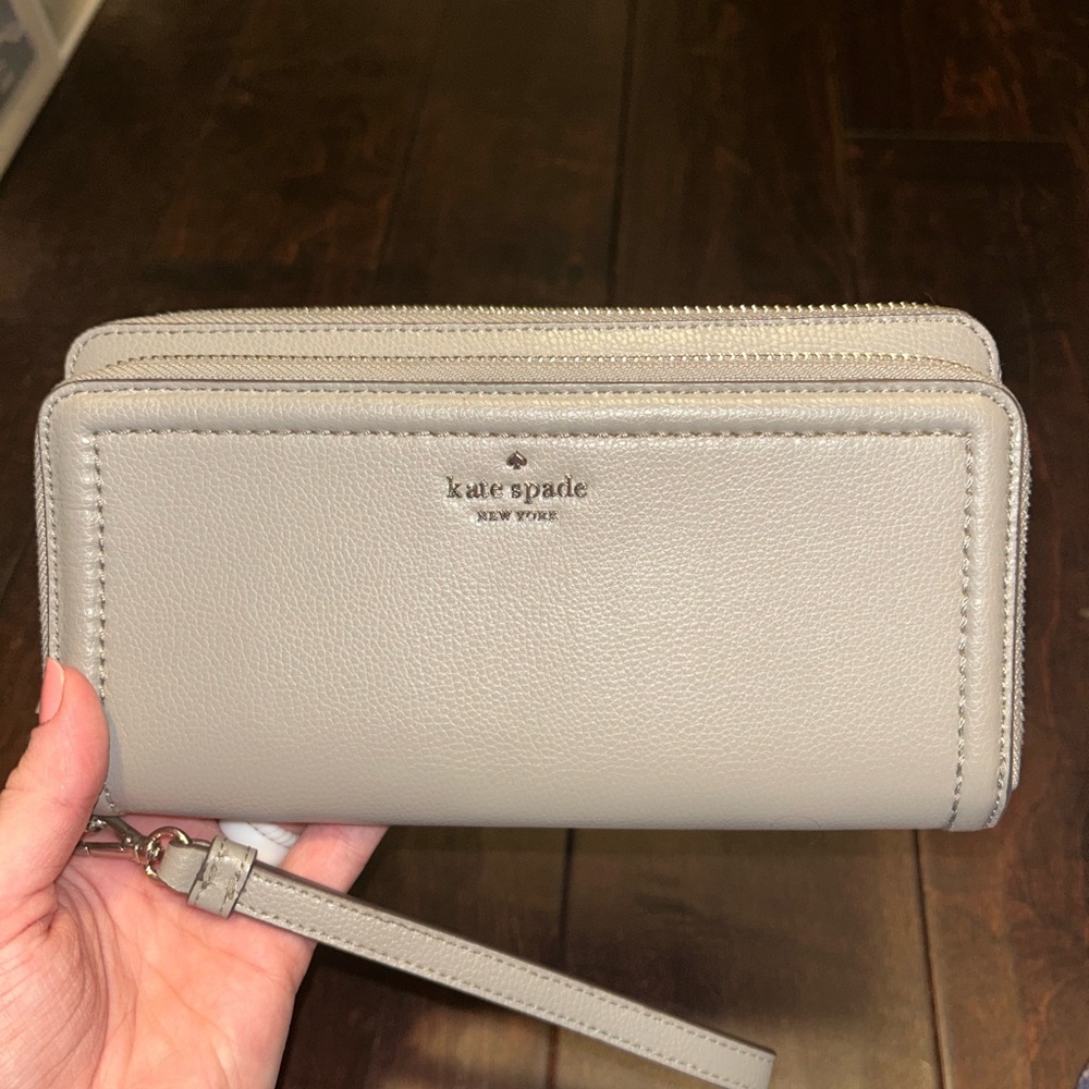 Kate Spade Gray Wallet with Zip-Around Closure - Picture 9 of 11